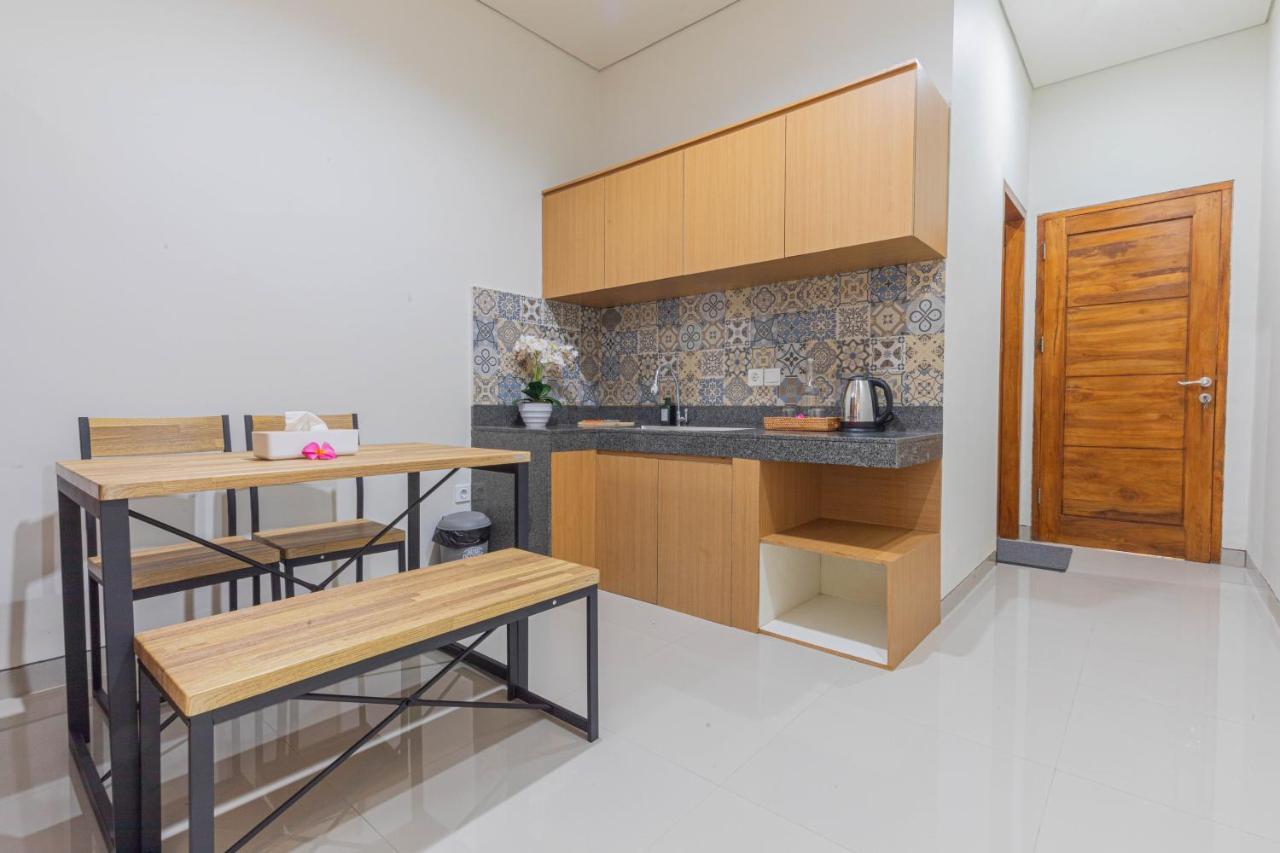 Candra Loka Studio & Apartment By The Loka Kerobokan  Exterior photo